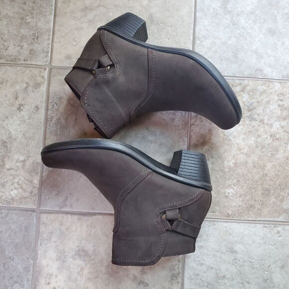 Brown Ankle Boots Size 7.5 - Picture 2 of 11